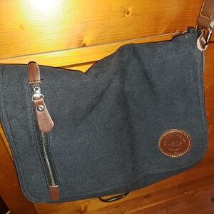 Losmile Black Canvas messenger bag, EUC